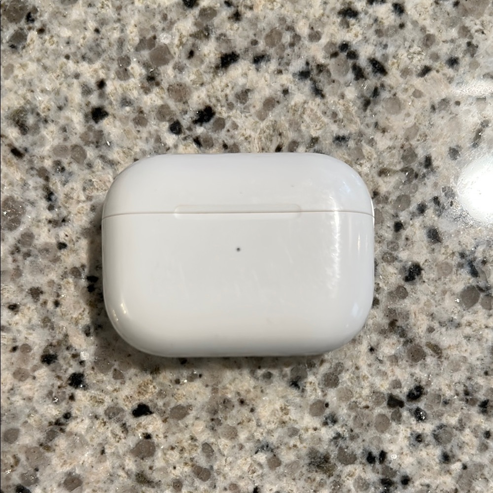 Apple AirPod pro 1st generation - case charges, but will not connect to phone